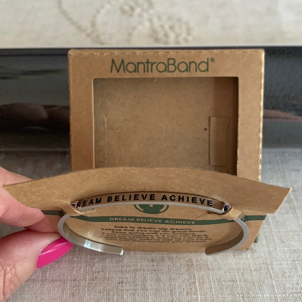 MantraBand BNWT